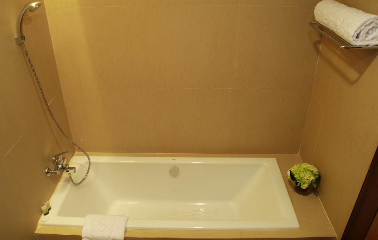 Sutanraja Hotel Kotamobagu Eksteriør billede