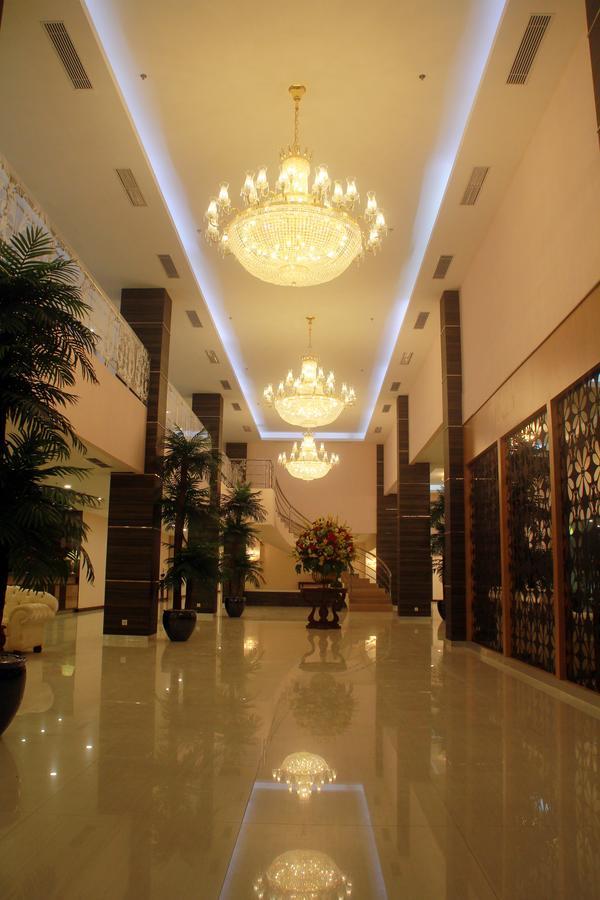 Sutanraja Hotel Kotamobagu Eksteriør billede