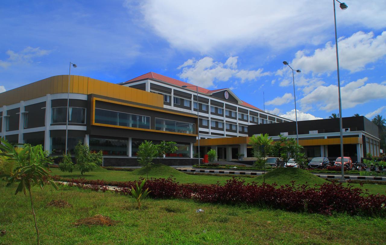 Sutanraja Hotel Kotamobagu Eksteriør billede